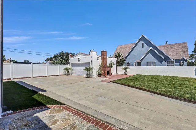 $1,195,000 | 423 South Poinsettia Avenue, Compton, CA 90221