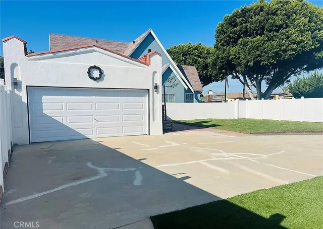 $1,195,000 | 423 South Poinsettia Avenue, Compton, CA 90221