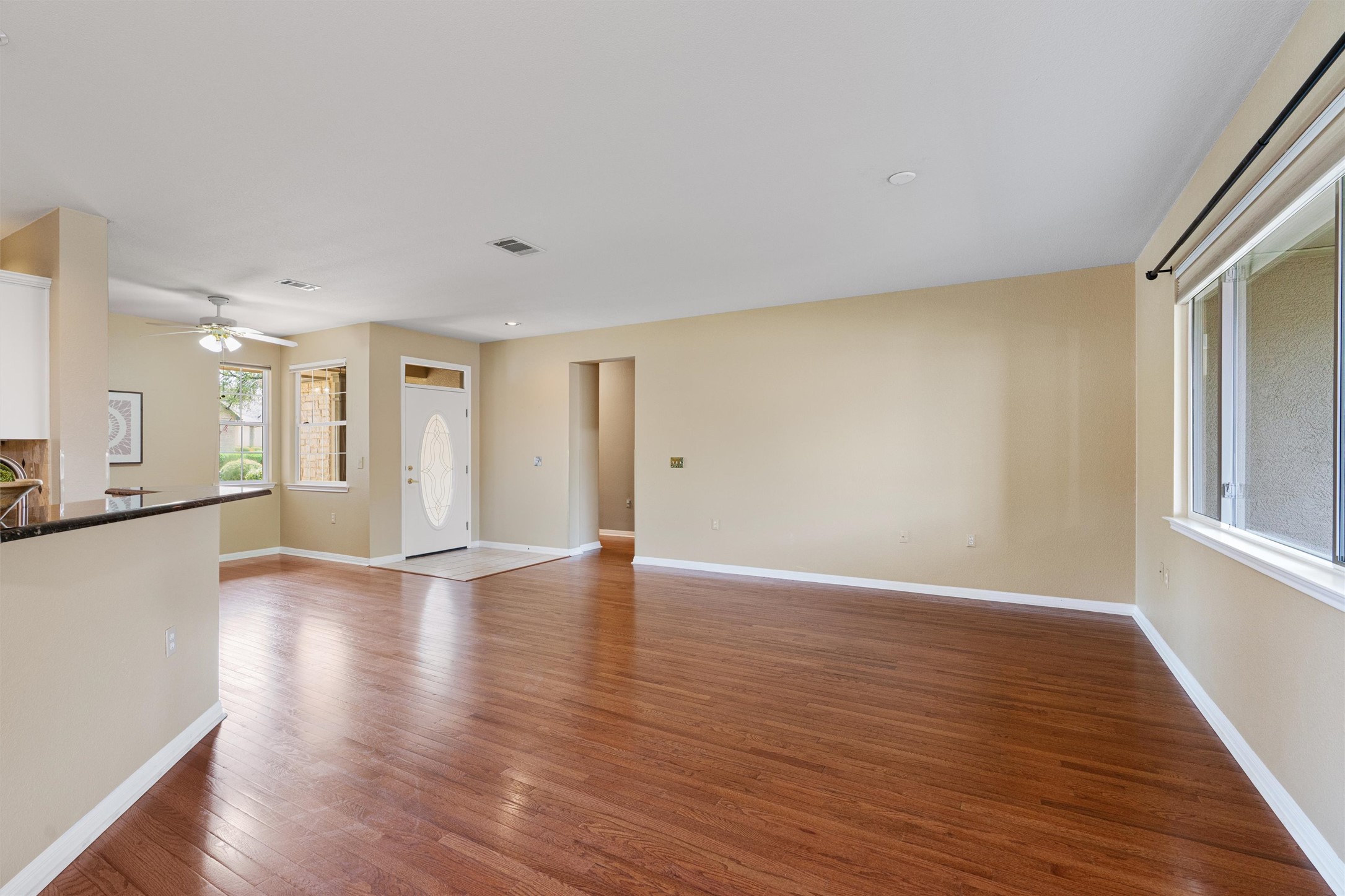 113 Coreopsis Way Georgetown, TX 78633 - Photo 11 of 37