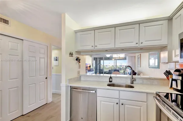 $5,000 | 353 Highway 1, Unit D409, Jupiter, FL 33477