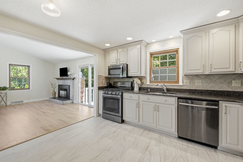 100 Beacon Hill Road West Springfield, MA 01089 - Photo 4 of 24