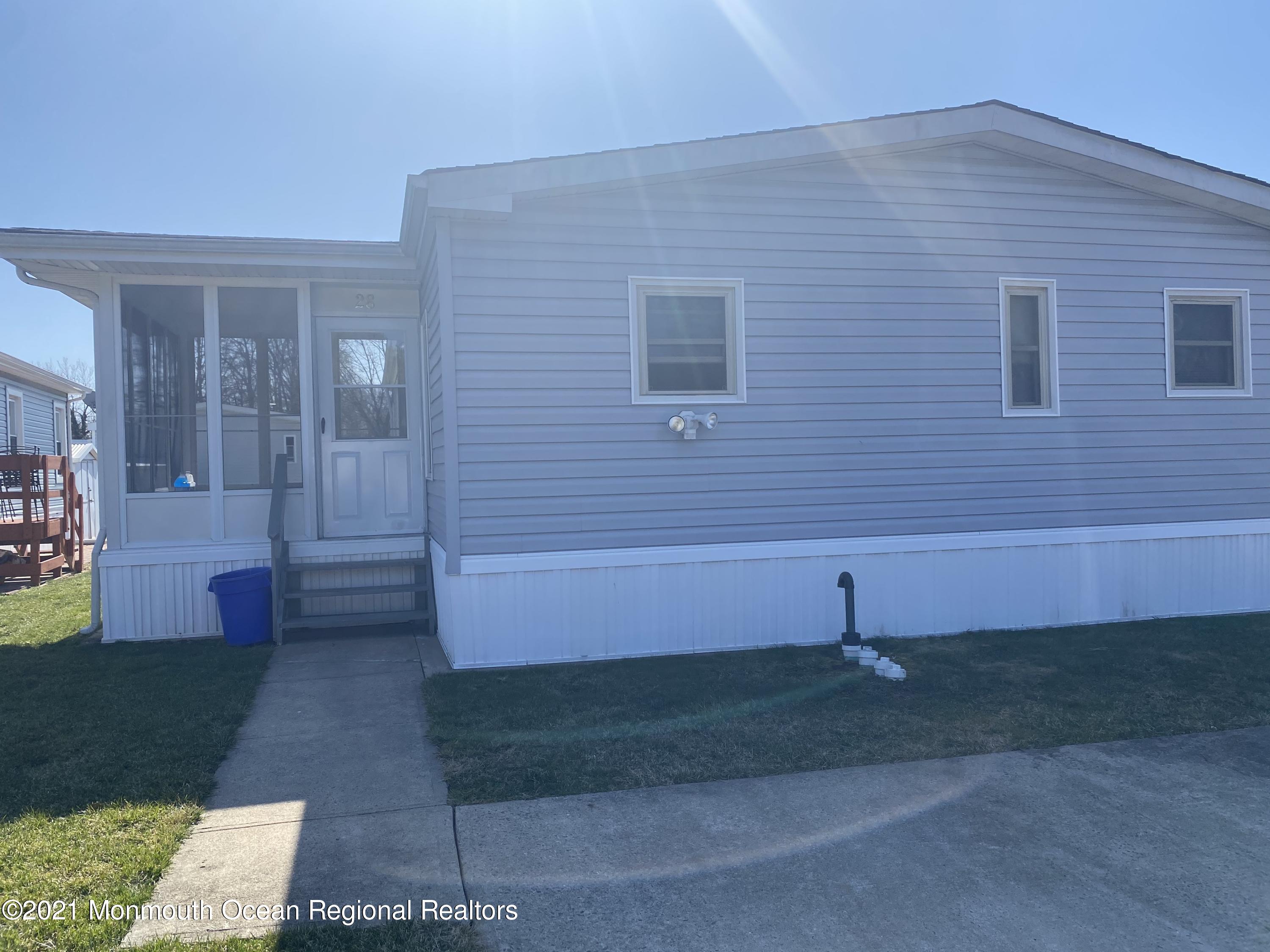 28 Longfellow Road North Brunswick, NJ 08902 - Photo 1 of 13 IMG_9113