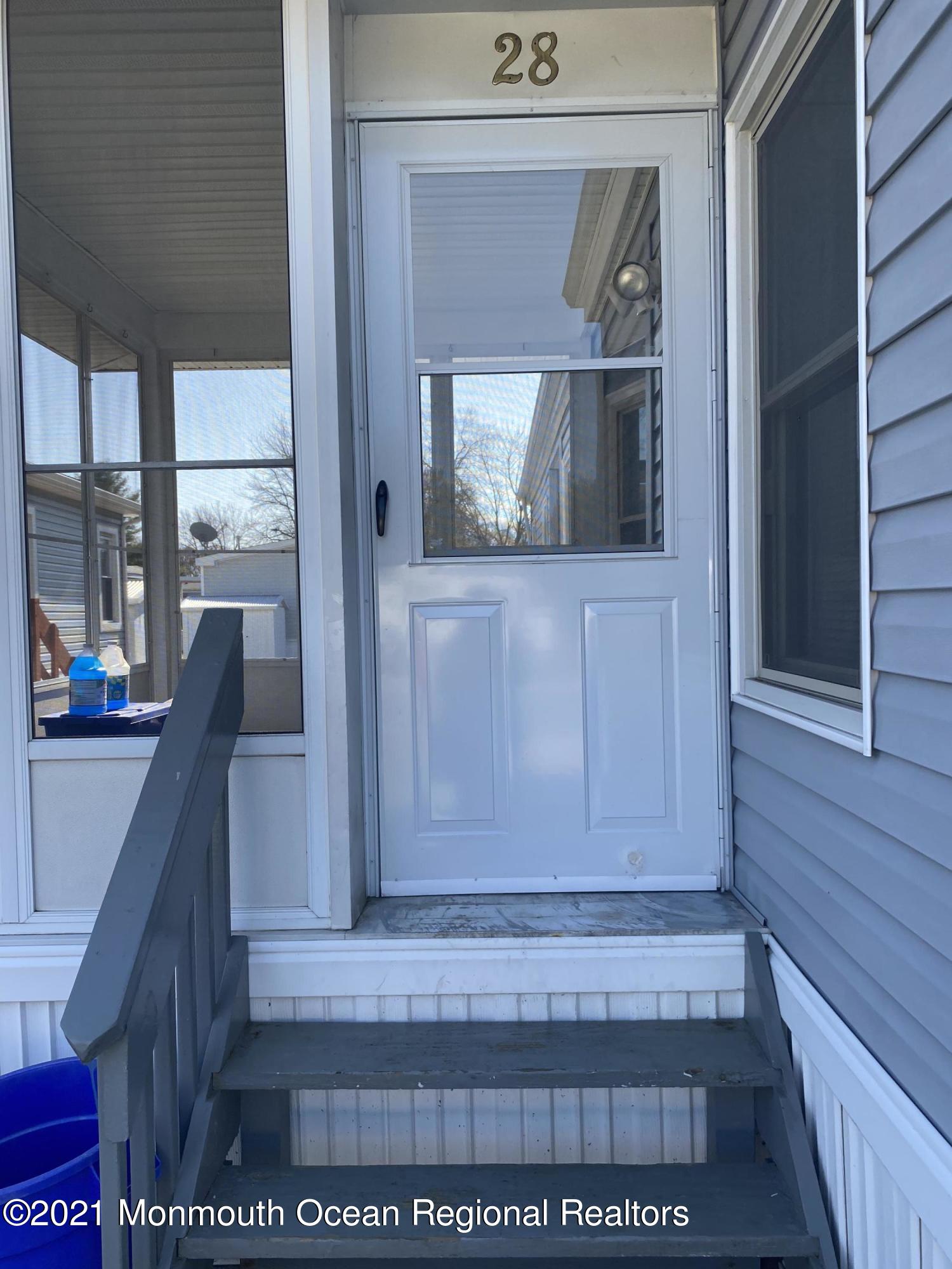 28 Longfellow Road North Brunswick, NJ 08902 - Photo 2 of 13 IMG_9114