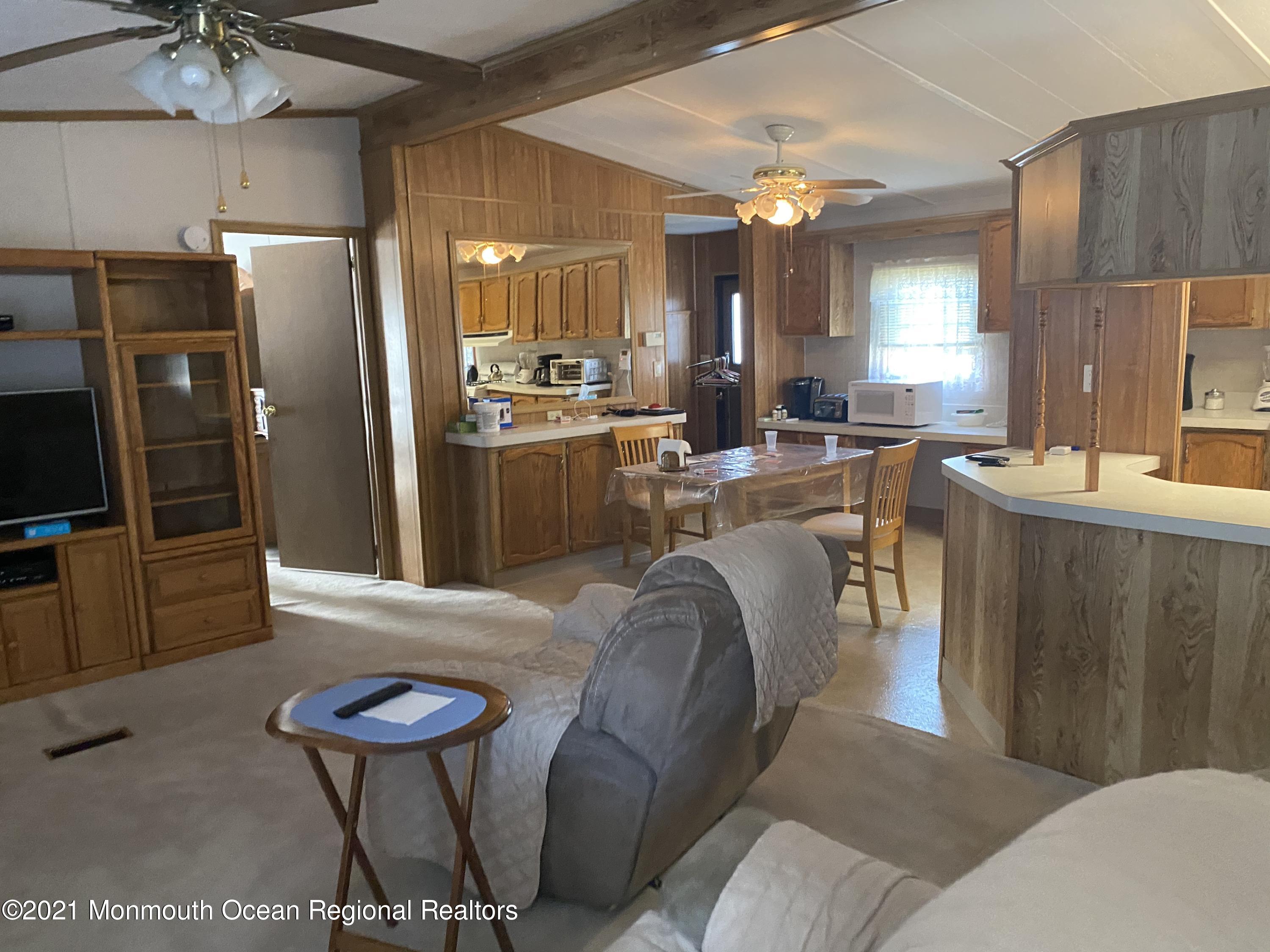 28 Longfellow Road North Brunswick, NJ 08902 - Photo 3 of 13 IMG_9115