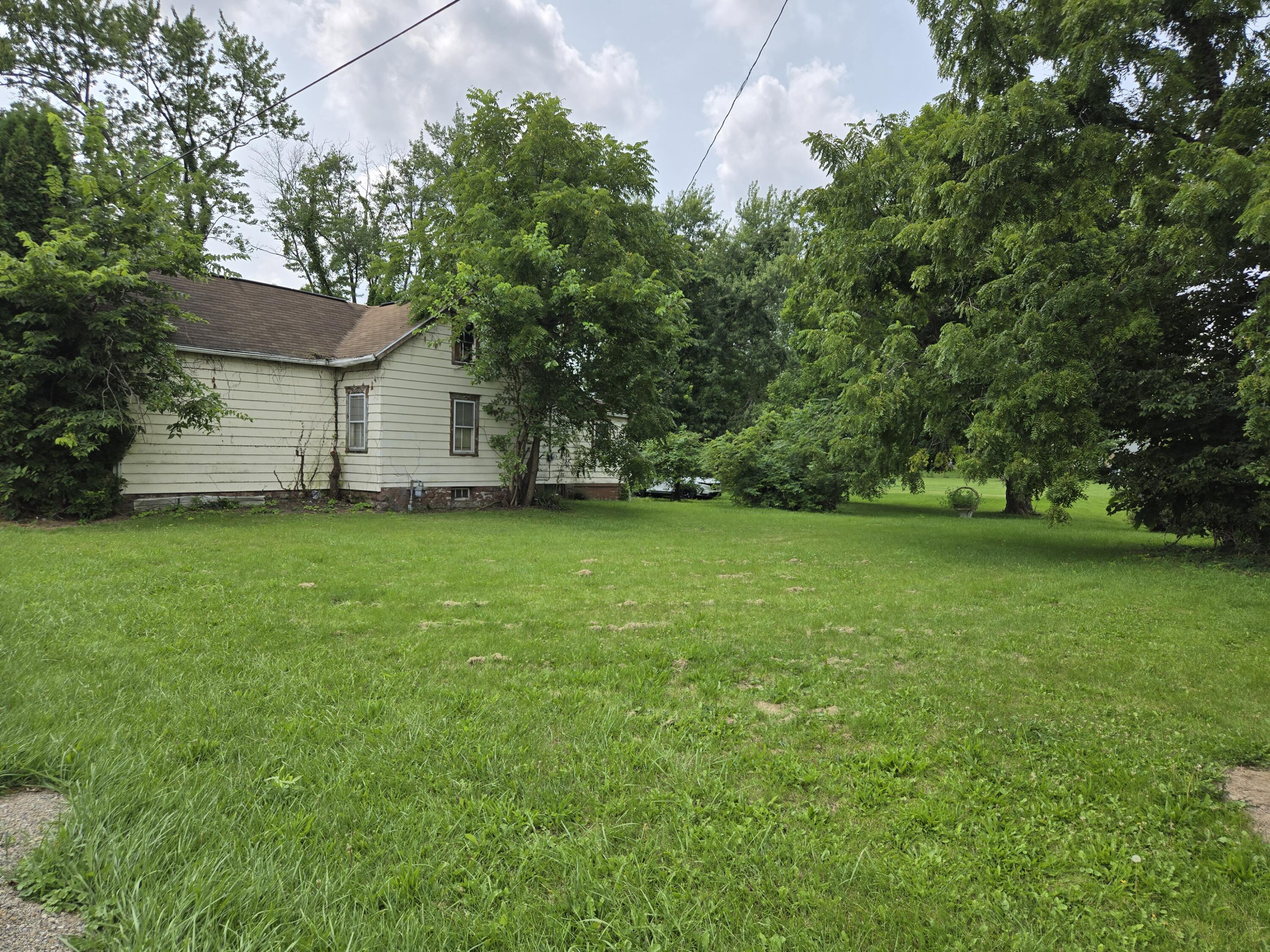 2865 Mechanicsburg Road Springfield, OH 45503 - Photo 3 of 20 20260809_140720