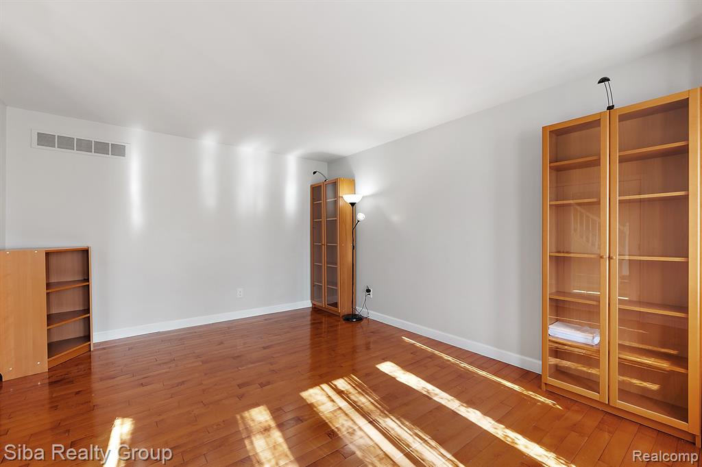 1602 Hillside Lane Rochester Hills, MI 48307 - Photo 24 of 63