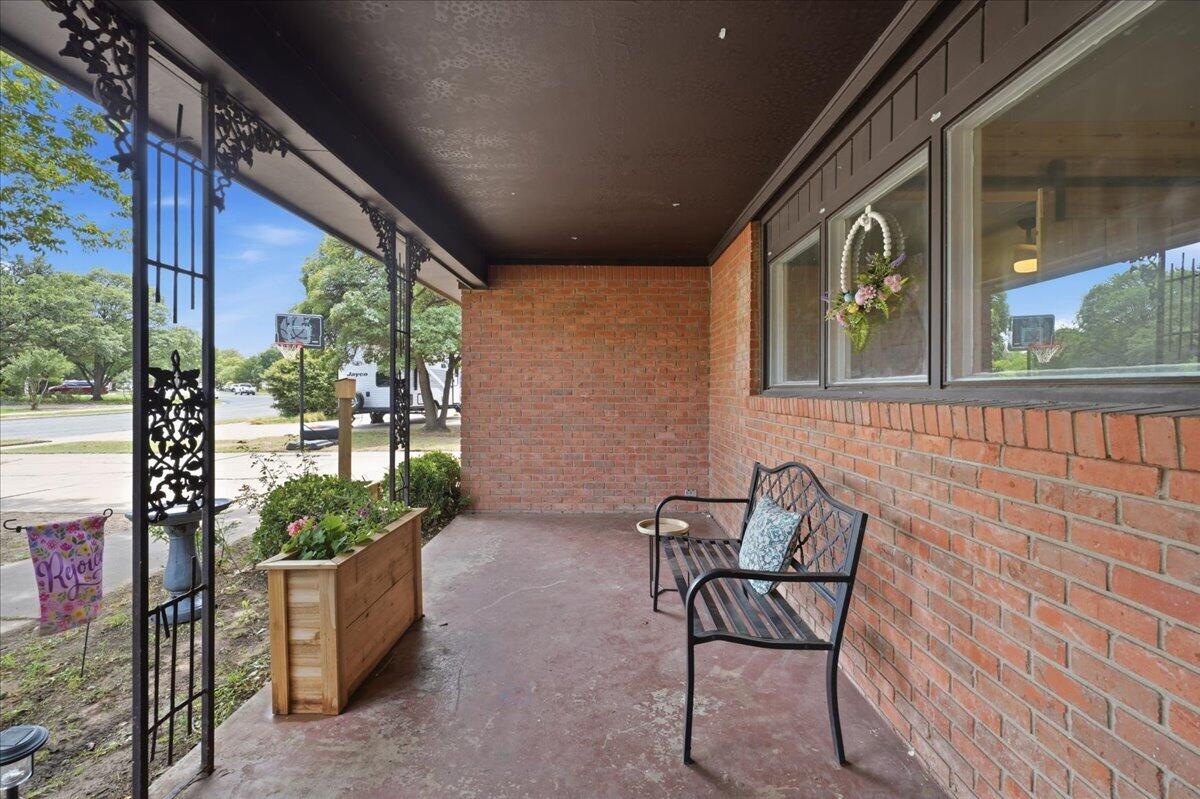 3208 53rd Street Lubbock, TX 79413 - Photo 5 of 39 38-NM108383