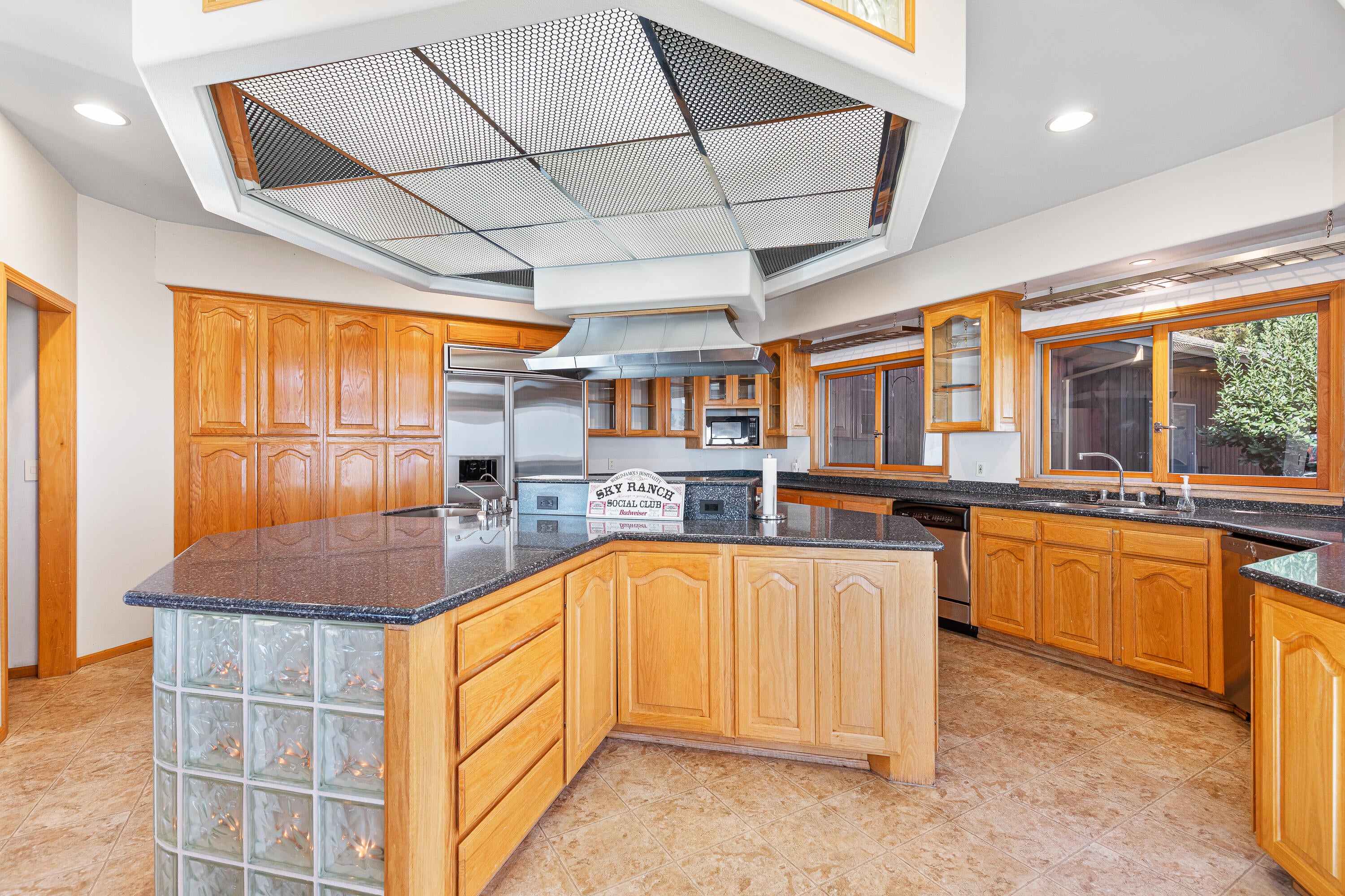 6380 Tunnel Loop Road Grants Pass, OR 97526 - Photo 20 of 83 Kitchen