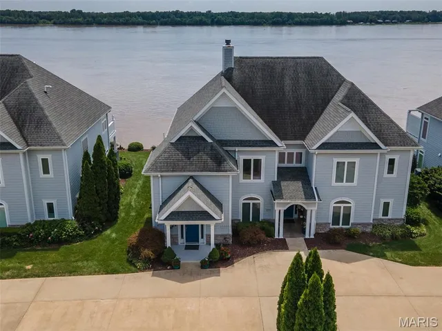 $490,000 | 805 Wind Rivers Drive, Unit B, Grafton, IL 62037