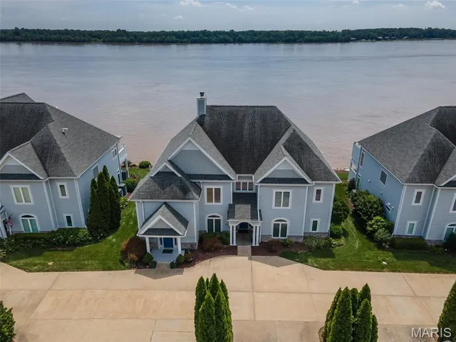 $490,000 | 805 Wind Rivers Drive, Unit B, Grafton, IL 62037