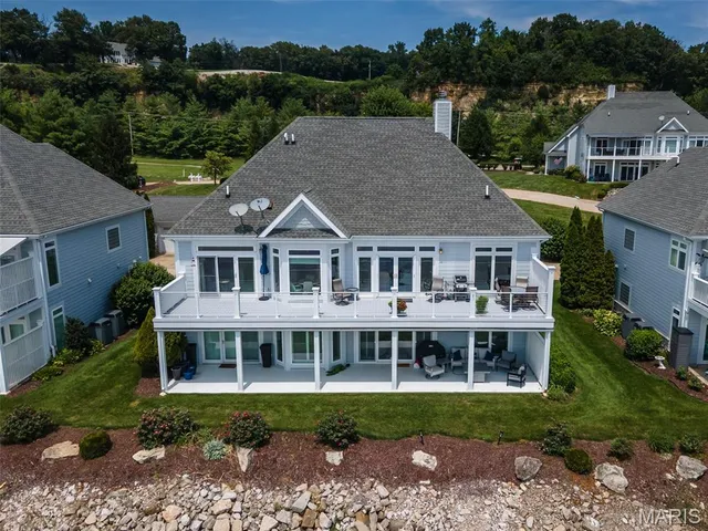 $490,000 | 805 Wind Rivers Drive, Unit B, Grafton, IL 62037