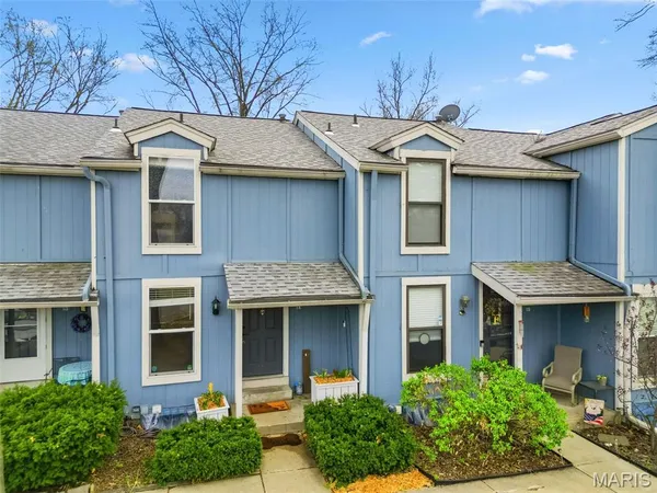 $220,000 | 14 Lantern Lane, Lake St. Louis, MO 63367