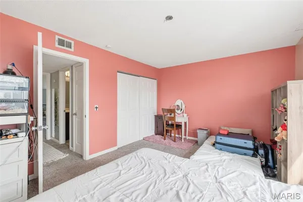 $220,000 | 14 Lantern Lane, Lake St. Louis, MO 63367