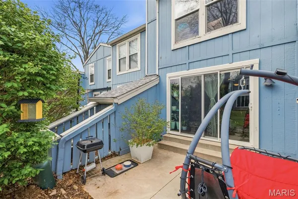 $220,000 | 14 Lantern Lane, Lake St. Louis, MO 63367