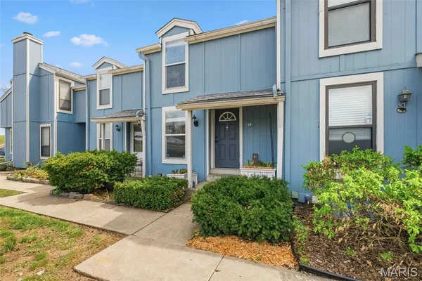 $220,000 | 14 Lantern Lane, Lake St. Louis, MO 63367