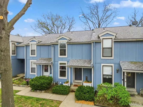 $220,000 | 14 Lantern Lane, Lake St. Louis, MO 63367