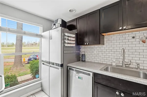 $220,000 | 14 Lantern Lane, Lake St. Louis, MO 63367