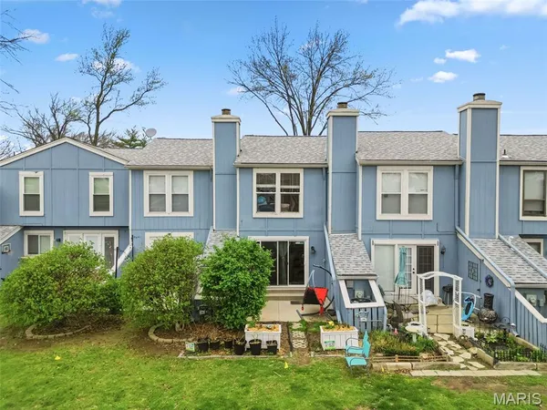 $220,000 | 14 Lantern Lane, Lake St. Louis, MO 63367