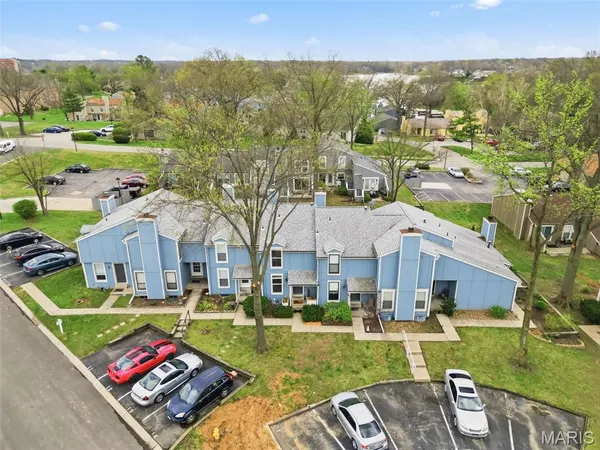 $220,000 | 14 Lantern Lane, Lake St. Louis, MO 63367