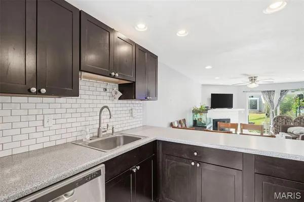 $220,000 | 14 Lantern Lane, Lake St. Louis, MO 63367