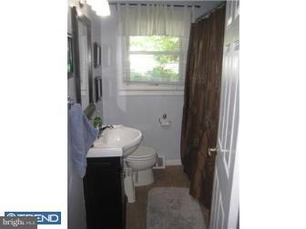 516 Salsbury Road Cherry Hill, NJ 08034 - Photo 11 of 12 Bathroom