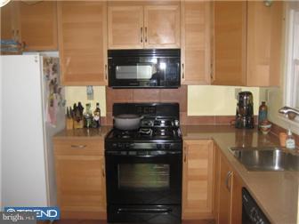 516 Salsbury Road Cherry Hill, NJ 08034 - Photo 4 of 12 Kitchen