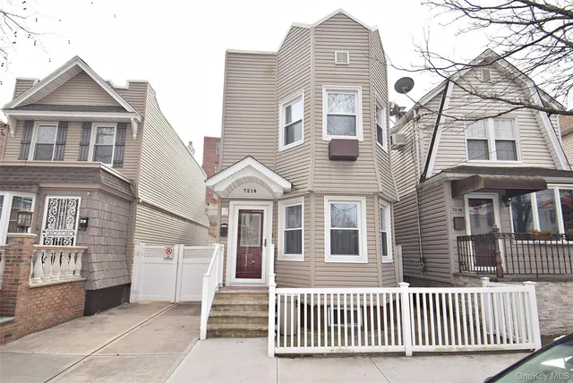 $999,999 | 72-16 66th Drive | Middle Village