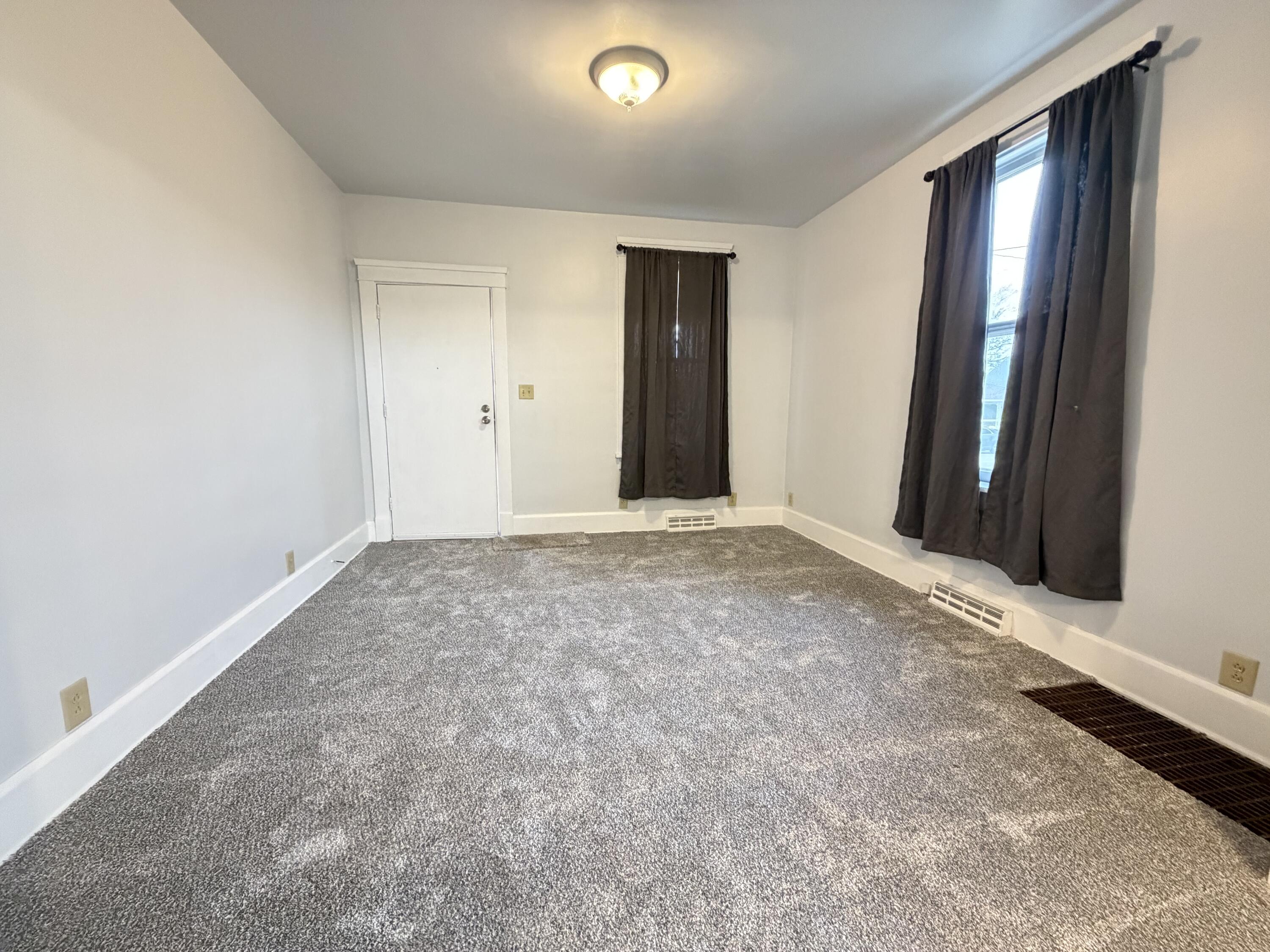 1549 Augusta Street Racine, WI 53402 - Photo 3 of 11 Living Room