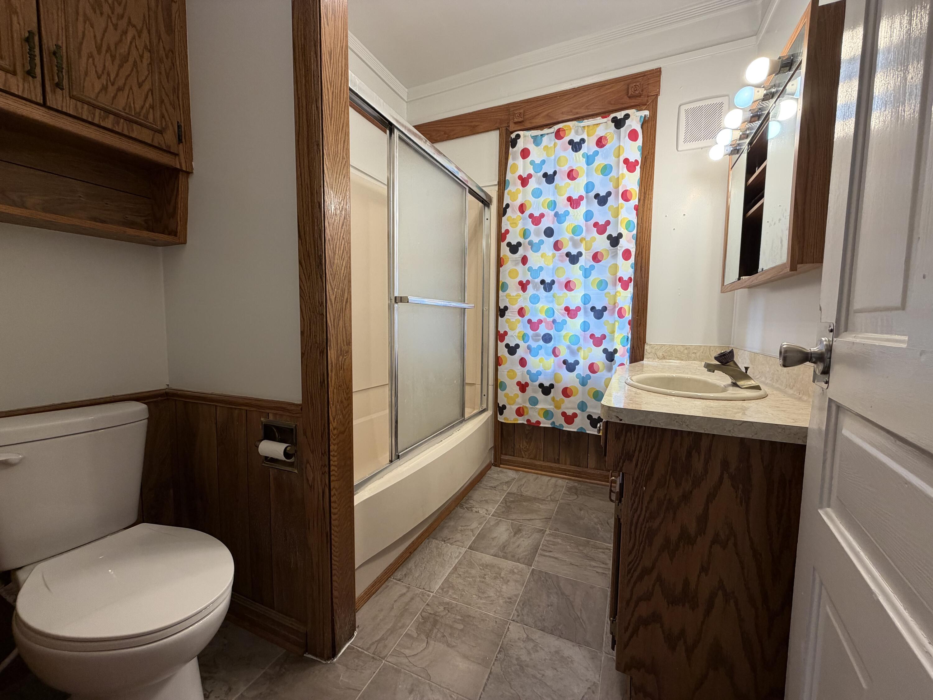 1549 Augusta Street Racine, WI 53402 - Photo 4 of 11 Full bath on main