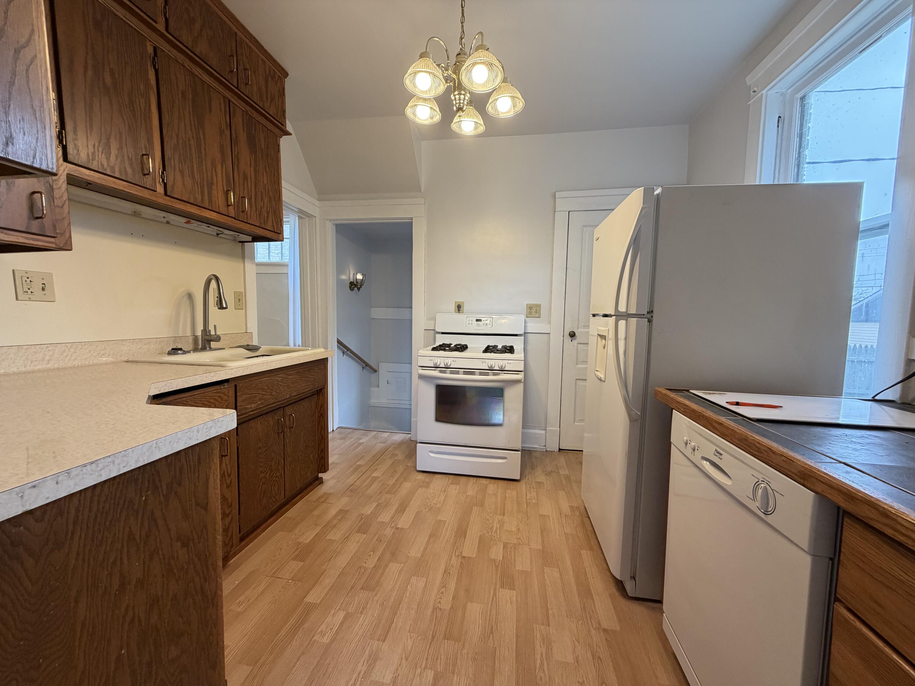 1549 Augusta Street Racine, WI 53402 - Photo 5 of 11 Kitchen