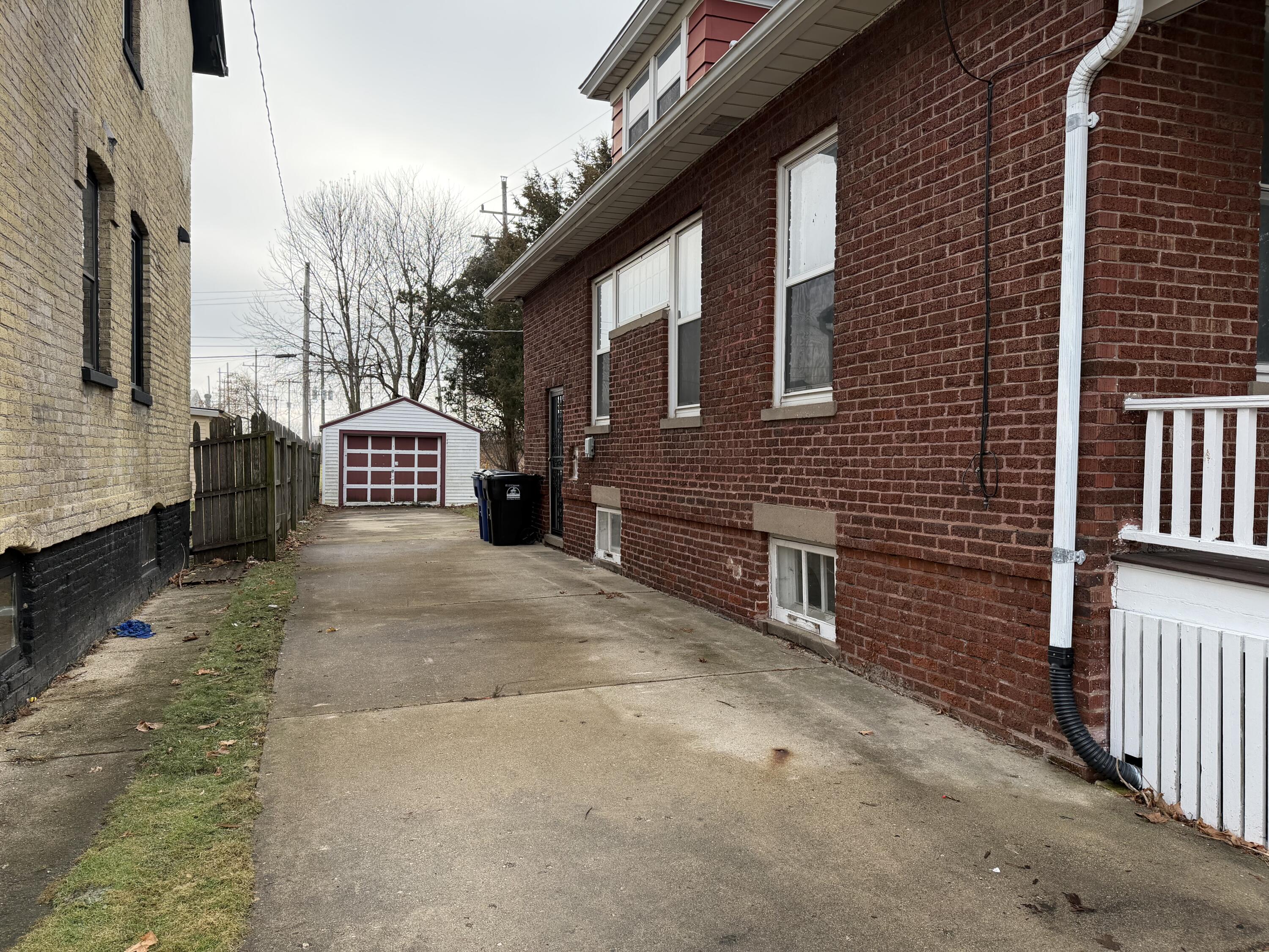 1549 Augusta Street Racine, WI 53402 - Photo 9 of 11 Driveway