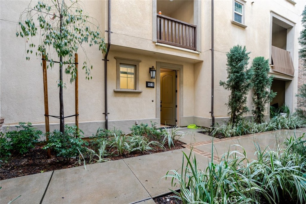 863 Iris Way, Unit B Azusa, CA 91702 - Photo 2 of 29 front view of a house