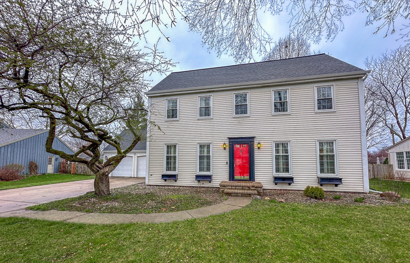 a front view of house with yard