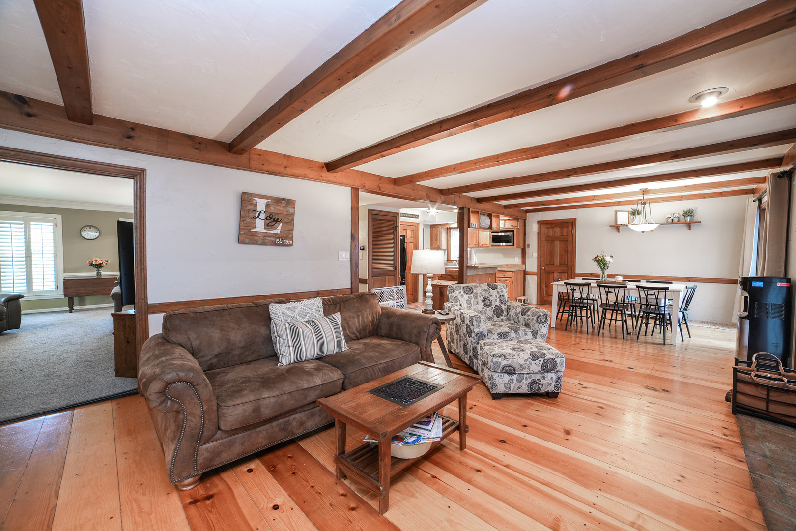 720 Periwinkle Turn Bourbonnais, IL 60914 - Photo 9 of 42 a living room with furniture and wooden floor