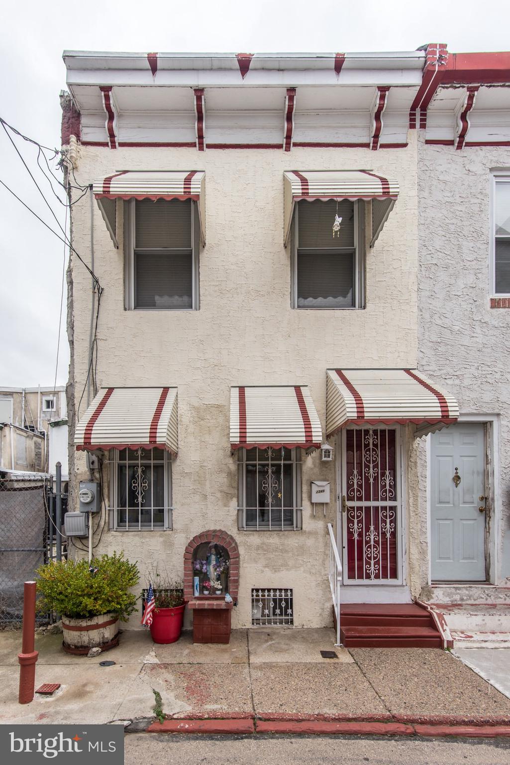 2245 Waterloo Street Philadelphia, PA 19133 - Photo 1 of 22 Gallery Image 1