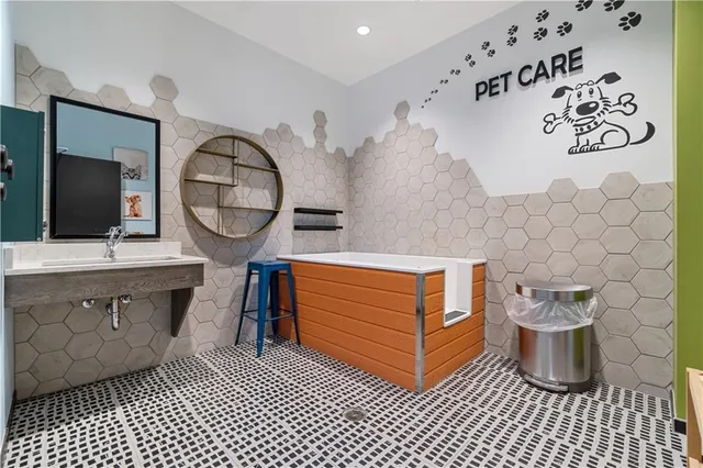 $3,150 | 350 Oliver Avenue, Unit 1002, Pittsburgh, PA 15222