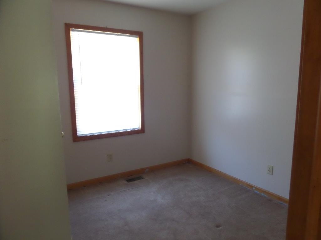 7014 Skegemog Point Road Williamsburg, MI 49690 - Photo 27 of 30 1903460-26.JPG