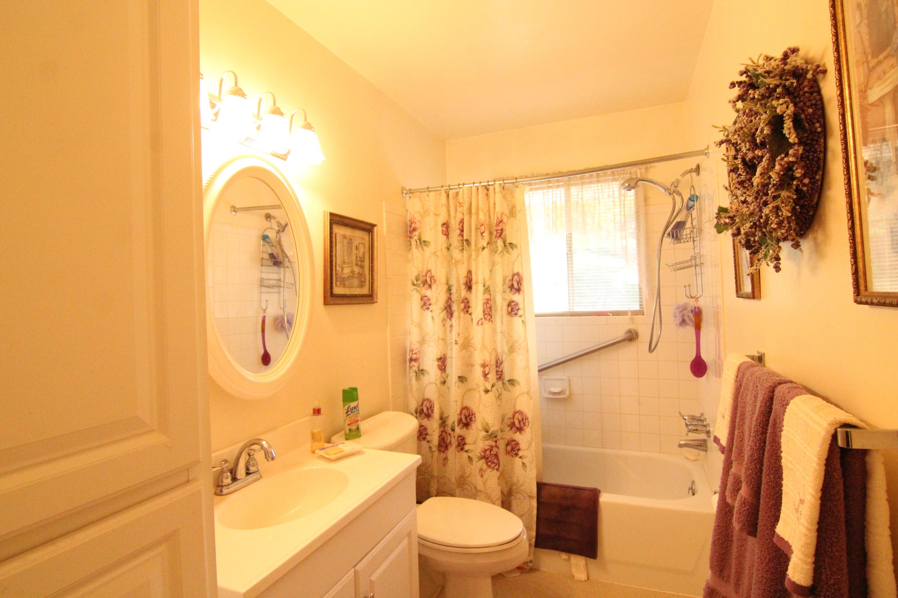 715 Ramada Road Vinton, VA 24179 - Photo 11 of 18 IMG_2369