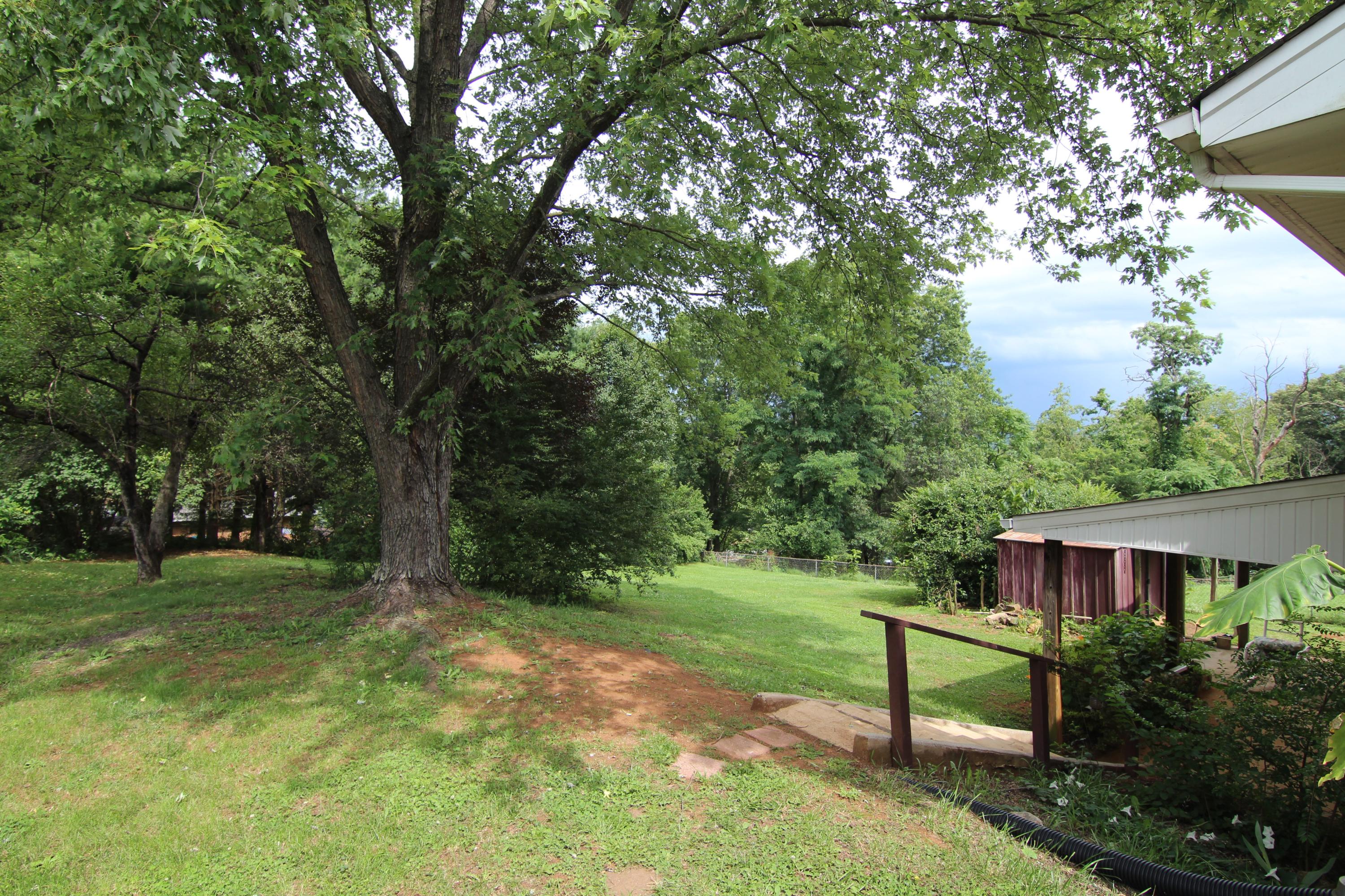 715 Ramada Road Vinton, VA 24179 - Photo 16 of 18 IMG_2359