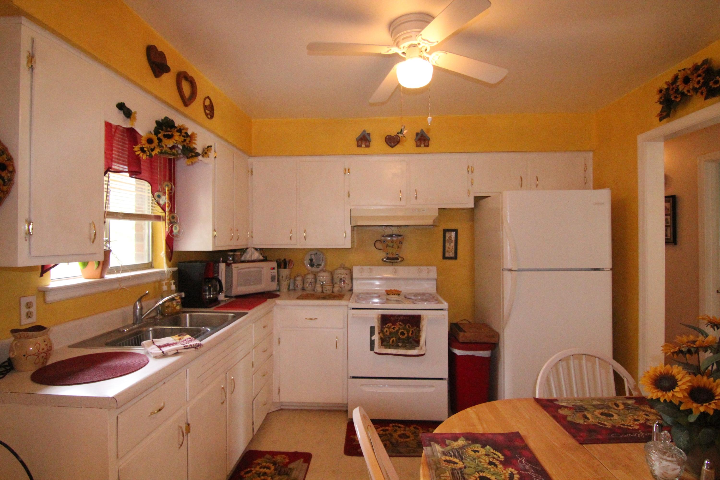 715 Ramada Road Vinton, VA 24179 - Photo 8 of 18 IMG_2365