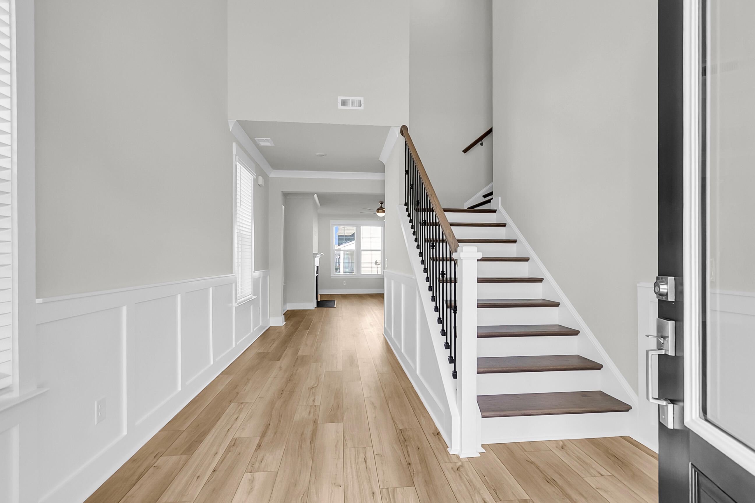 183 Grange Circle Summerville, SC 29486 - Photo 3 of 43 FMWeb02