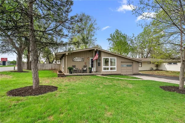 $299,500 | 11905 West 91st Terrace, Lenexa, KS 66215