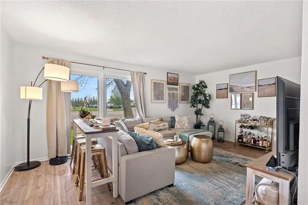 $295,000 | 11905 West 91st Terrace, Lenexa, KS 66215