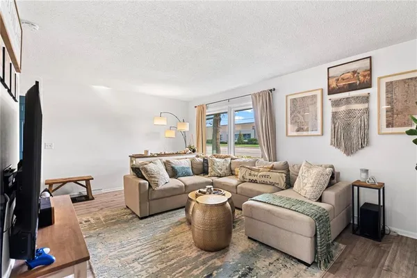 $295,000 | 11905 West 91st Terrace, Lenexa, KS 66215