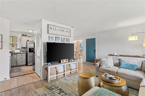 $295,000 | 11905 West 91st Terrace, Lenexa, KS 66215
