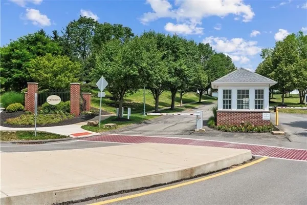 $219,900 | 715 Stockton Ridge, Cranberry Township, PA 16066