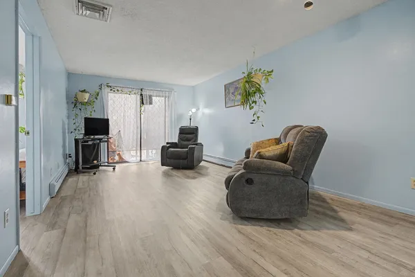 $154,900 | 3233 Lakeside Drive, Unit 304, Grand Junction, CO 81506