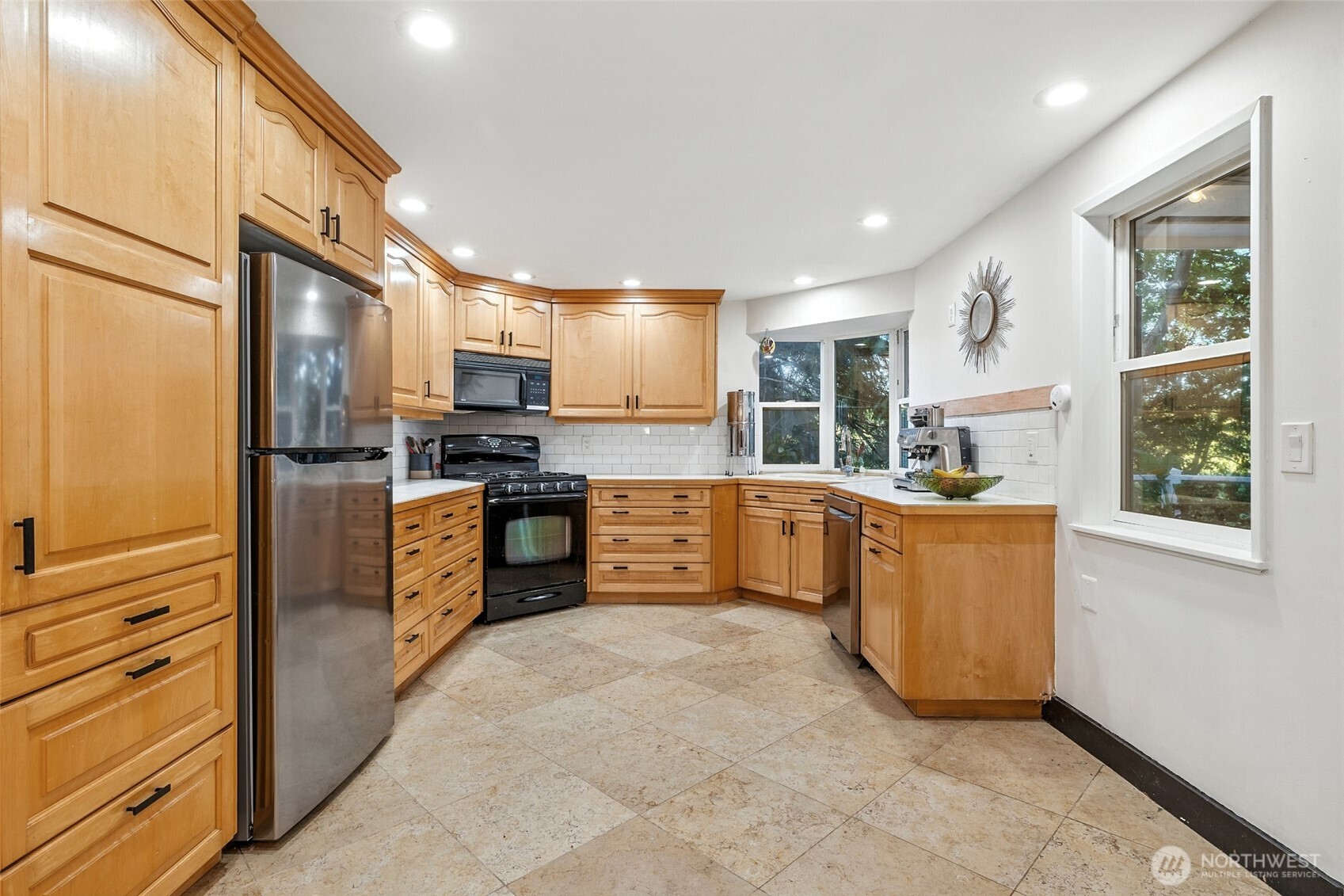 7119 Maxwelton Road Clinton, WA 98236 - Photo 12 of 37