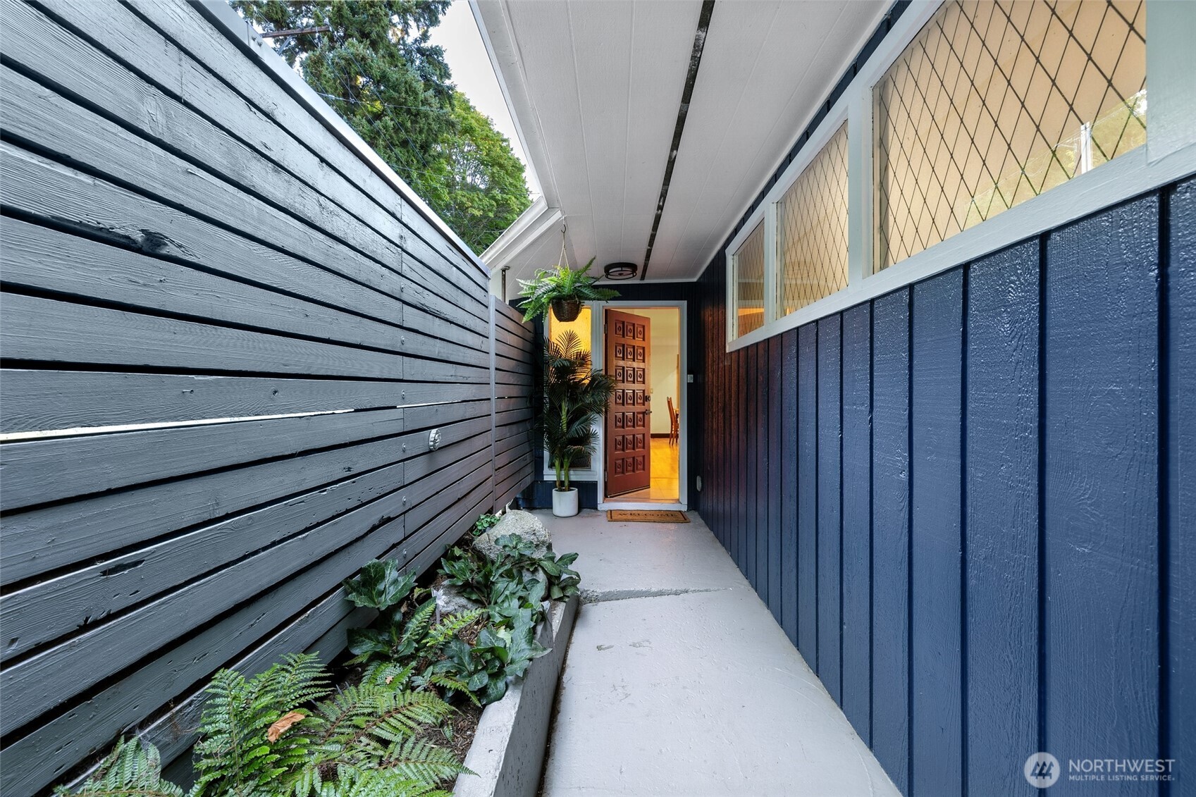 7119 Maxwelton Road Clinton, WA 98236 - Photo 2 of 37