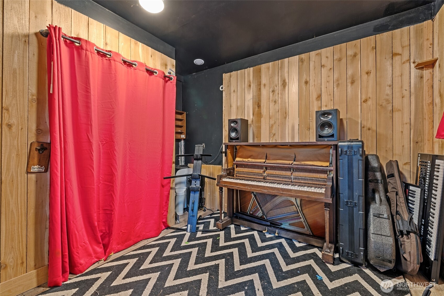 7119 Maxwelton Road Clinton, WA 98236 - Photo 25 of 37